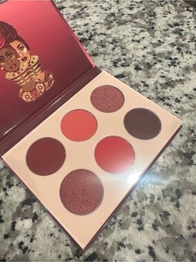 Juvia's Place Berries Eyeshadow Palette
